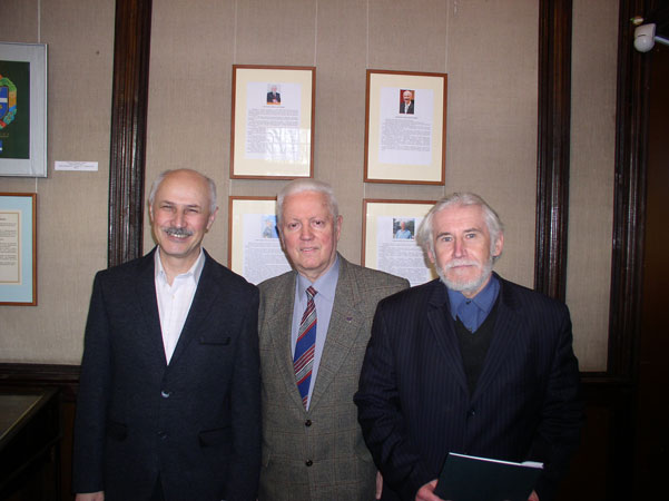 p2004.jpg (46377 bytes)