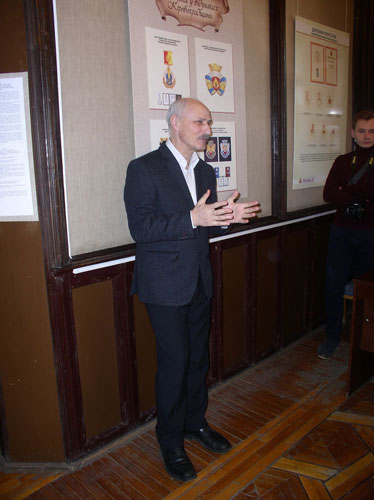 p2010.jpg (36848 bytes)