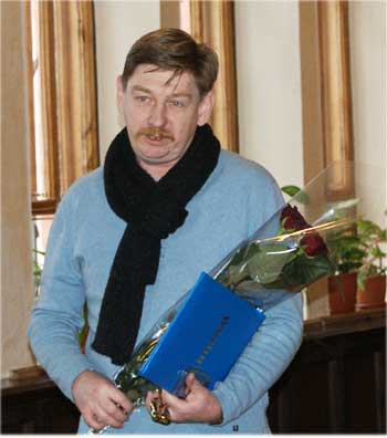 2015b.jpg (16730 bytes)