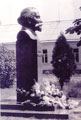 2hmus259m.jpg (4047 bytes)